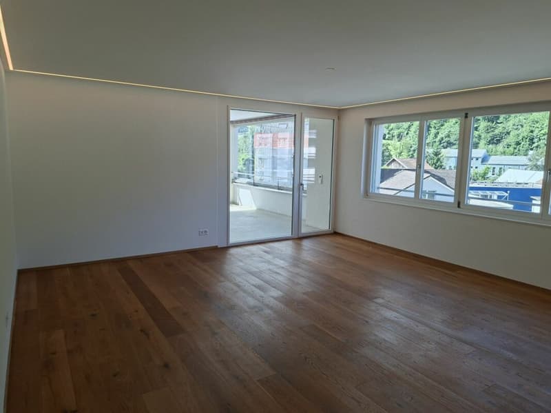 Wohnzimmer mit direktem Zugang zur Loggia