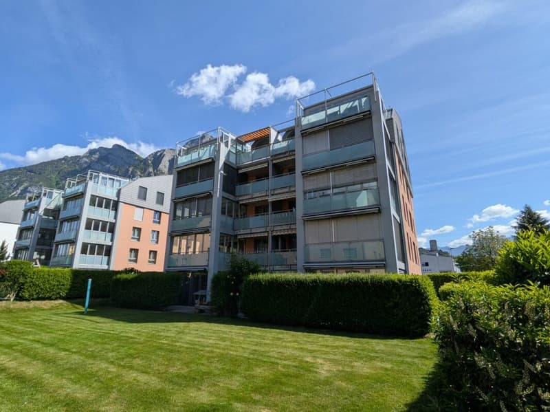 Mehrfamilienhaus Grossfeldstrasse 12