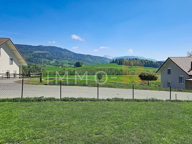 Appartement 3,5 pièces avec jardin et vue dégagée (2)