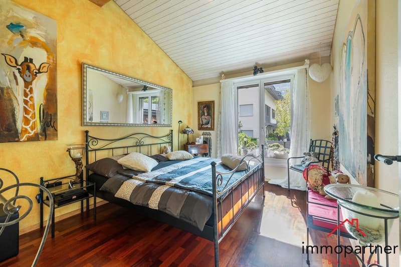 Charmante 3.5 (4.5)-Zimmer-Dachwohnung mit Balkon und schöner Aussicht in Duggingen (5)