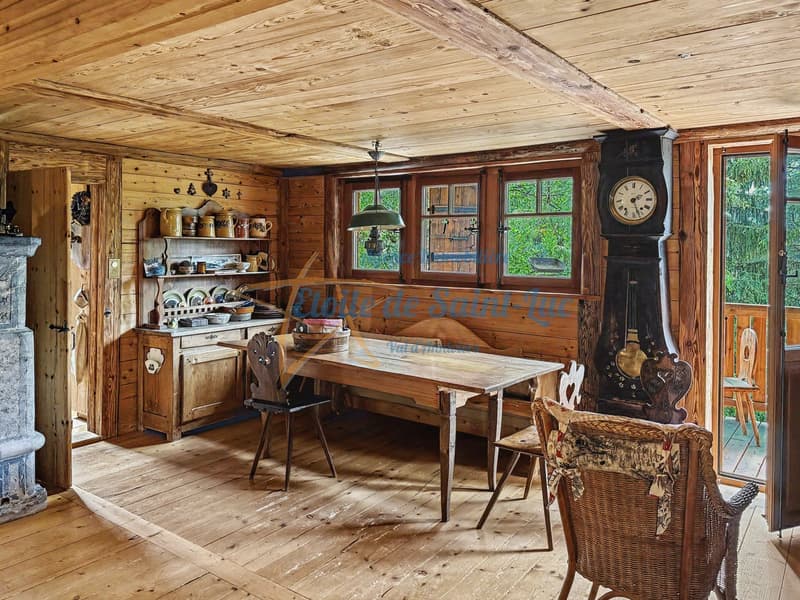 Superbe chalet et ses deux raccards (3)