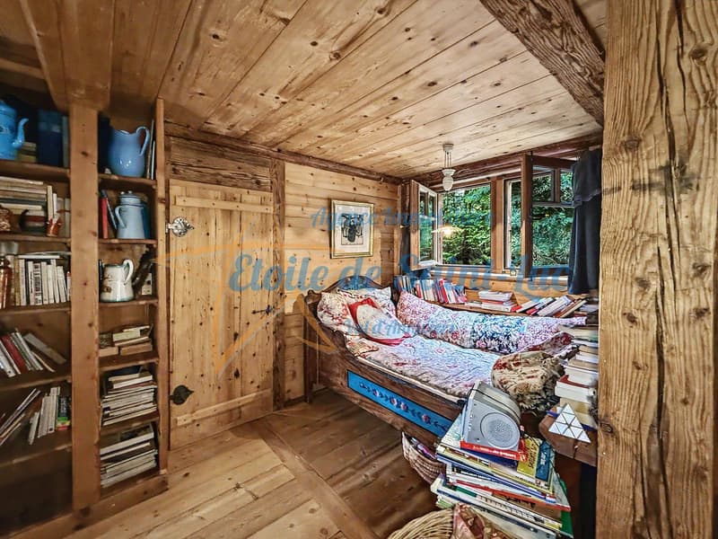 Superbe chalet et ses deux raccards (5)
