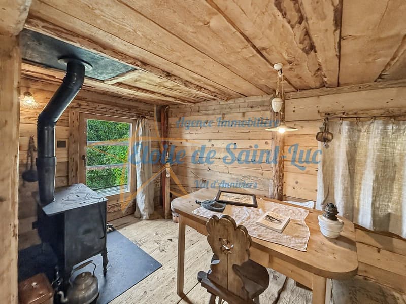 Superbe chalet et ses deux raccards (24)