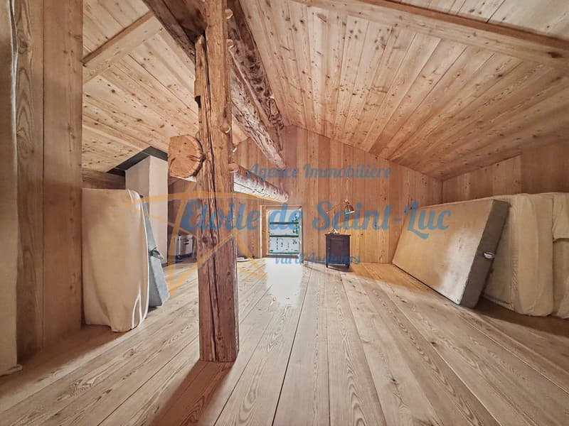 Superbe chalet et ses deux raccards (20)