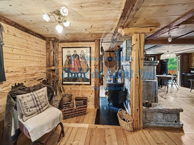 Superbe chalet et ses deux raccards (4)