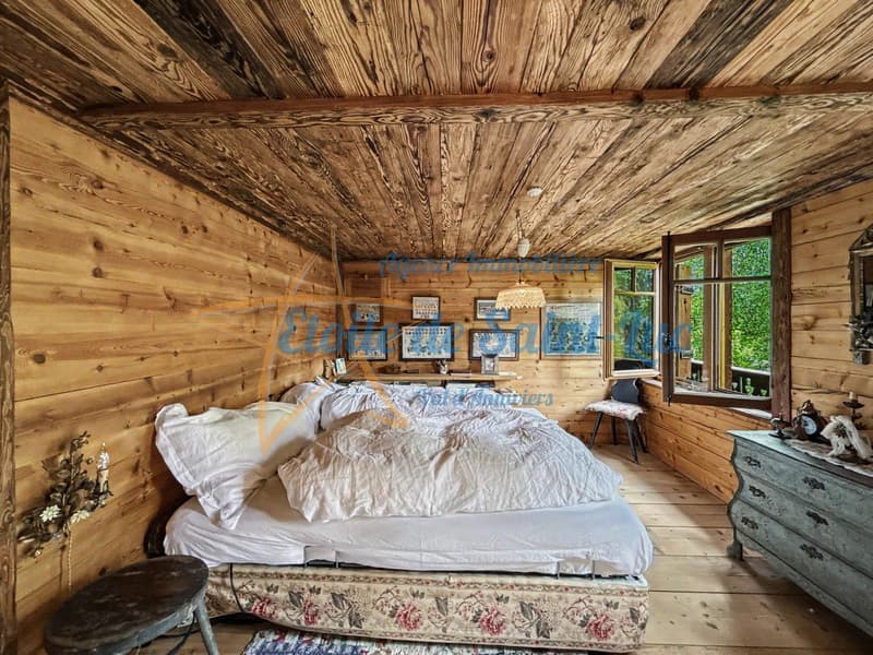 Superbe chalet et ses deux raccards (9)