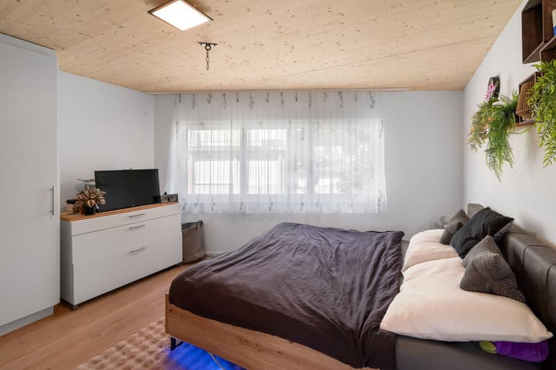 Neuwertiges 4.5-Zimmer-Einfamilienhaus mit Dachterrasse & Seesicht (10)