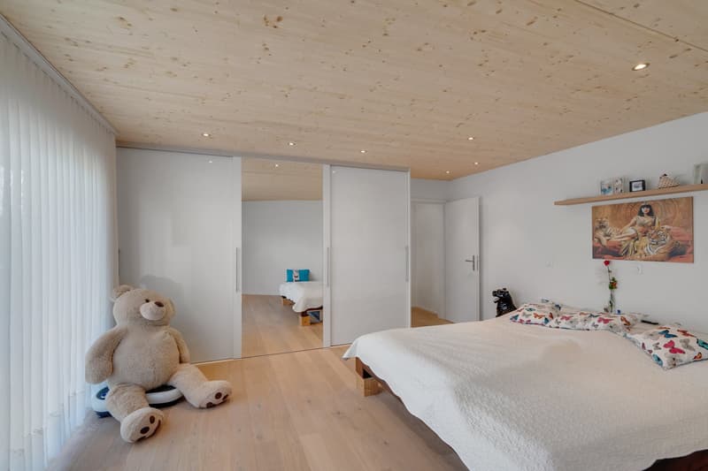 Neuwertiges 4.5-Zimmer-Einfamilienhaus mit Dachterrasse & Seesicht (6)
