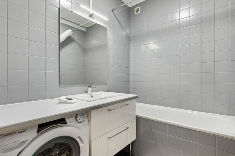 Charming Furnished 1-Bedroom Apartment with High Ceilings near Cornavin Station – Servette, Geneva (9)