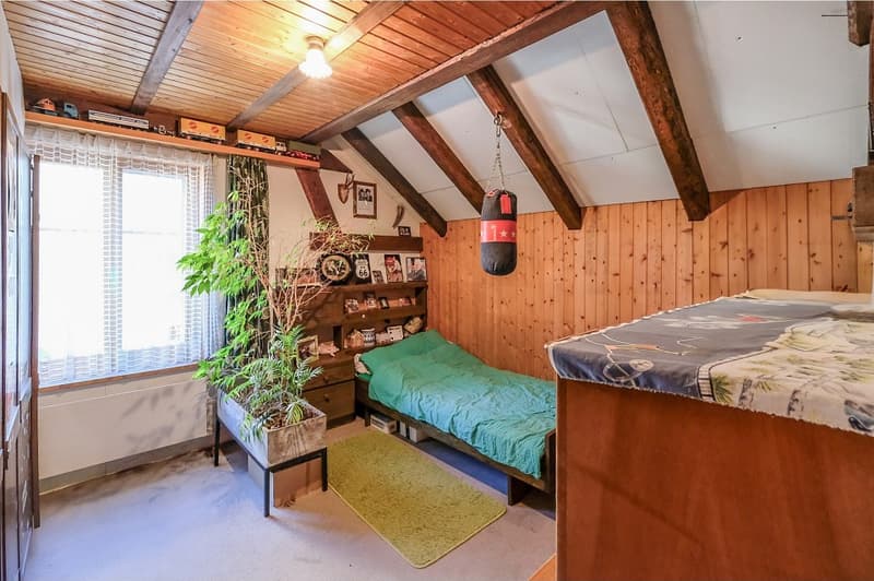 Maison unifamiliale de 4,5 pièces avec potentiel d'extension et terrain immense! (8)