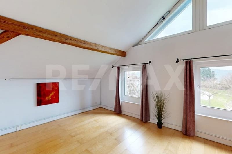 Stilvoll gepflegtes 6 Zimmer-Haus mit Naturpool und grossem Garten (10)