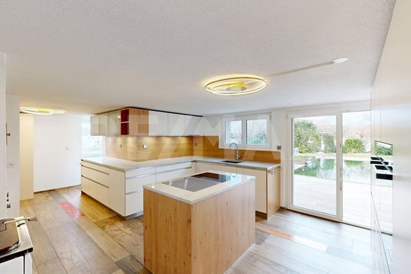 Stilvoll gepflegtes 6 Zimmer-Haus mit Naturpool und grossem Garten (4)