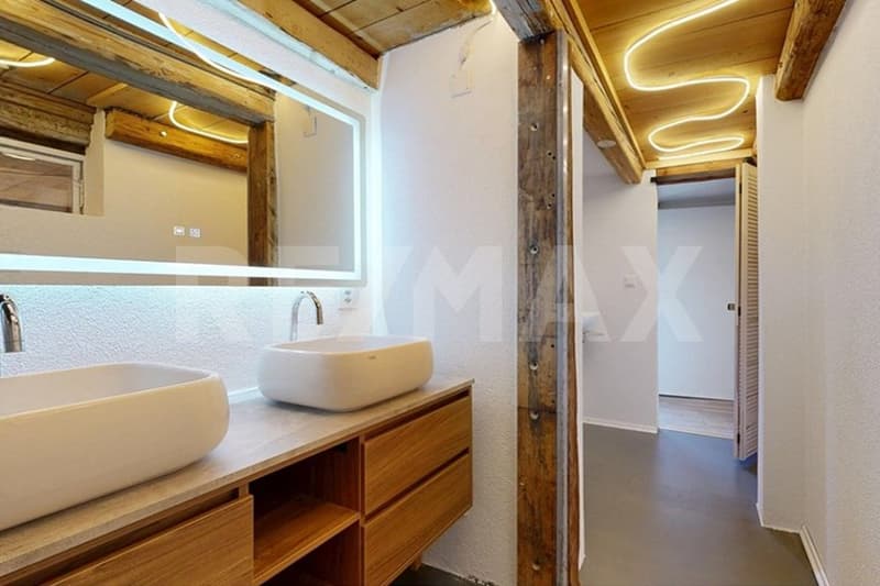 Stilvoll gepflegtes 6 Zimmer-Haus mit Naturpool und grossem Garten (9)