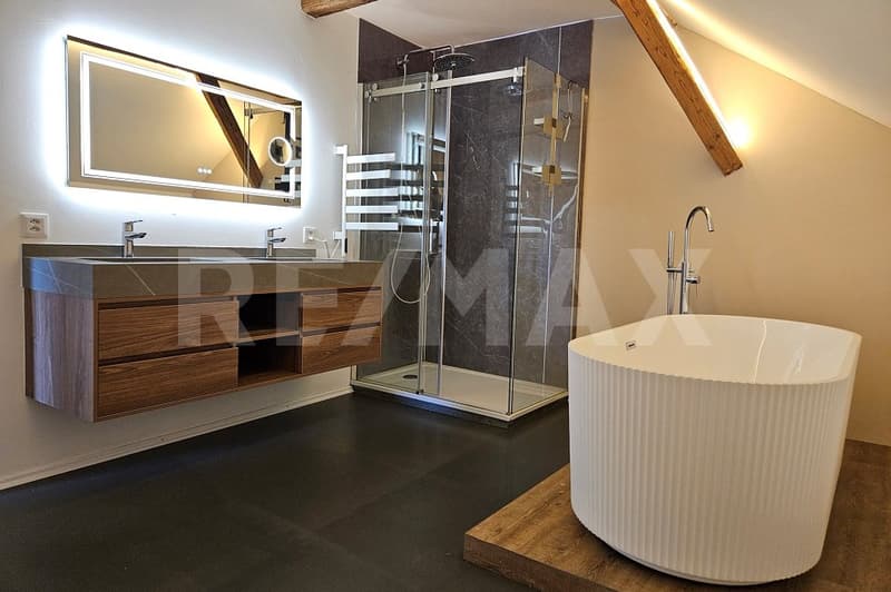 Stilvoll gepflegtes 6 Zimmer-Haus mit Naturpool und grossem Garten (5)