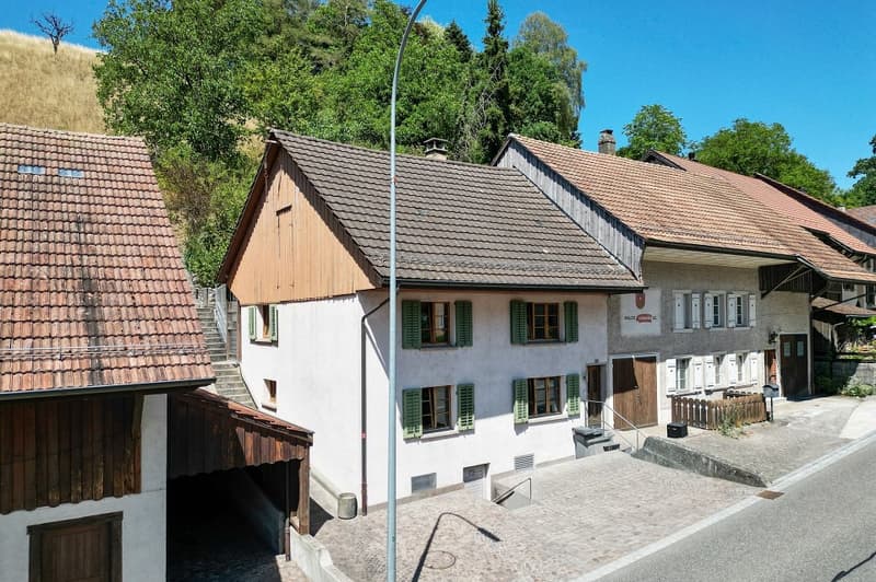 Charmantes, renoviertes 4.5-Zimmer-Einfamilienhaus mit Erweiterungspotenzial! (1)