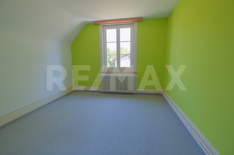 Freistehendes 4.5 Zimmer-Haus mit separatem, vielseitigem Nebengebäude (7)