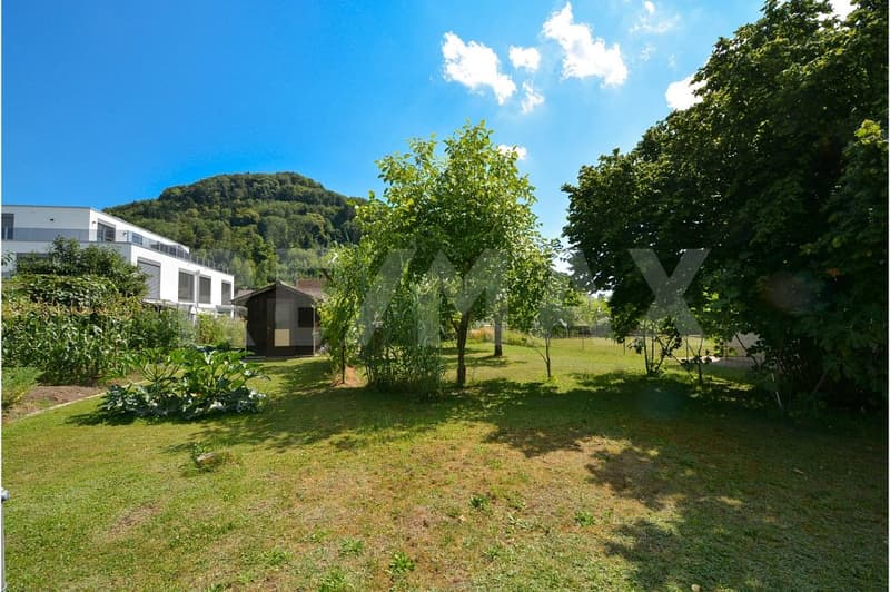 Freistehendes Zweifamilienhaus mit grosszügigem Garten (13)