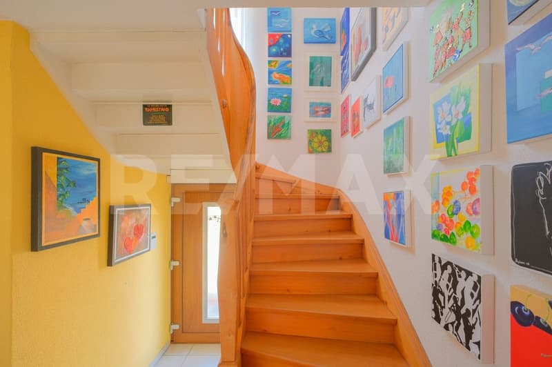 Freistehendes 5.5 Zimmer-Einfamilienhaus: Wo Licht und Raum zuhause sind (12)