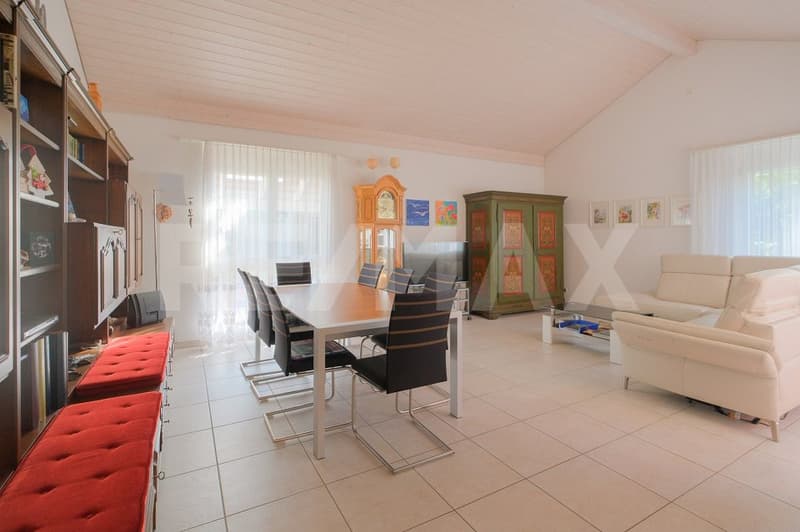 Freistehendes 5.5 Zimmer-Einfamilienhaus: Wo Licht und Raum zuhause sind (8)
