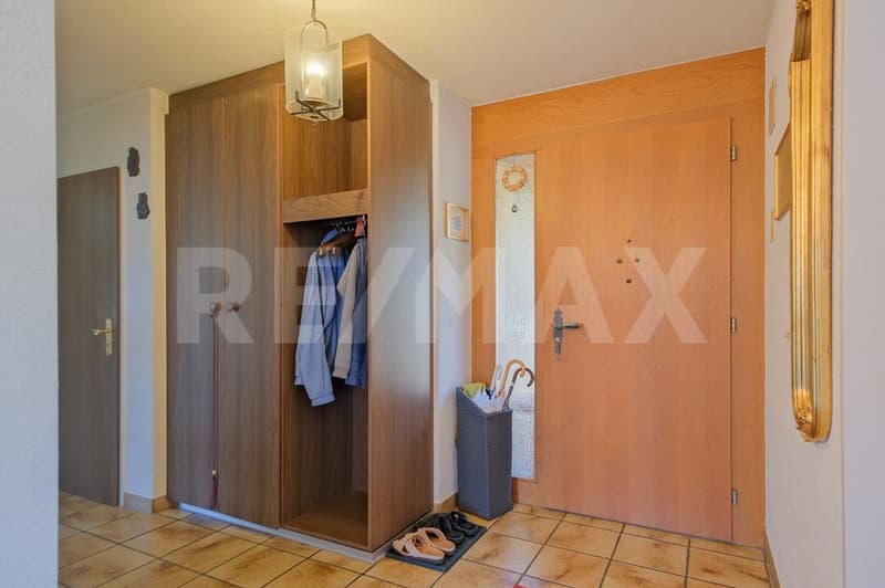 Freistehendes 5.5 Zimmer-Einfamilienhaus mit grossem Garten und Doppelgarage (9)