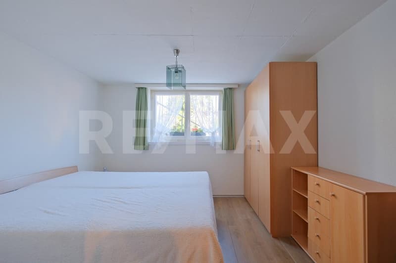 Freistehendes 5.5 Zimmer-Einfamilienhaus mit grossem Garten und Doppelgarage (7)