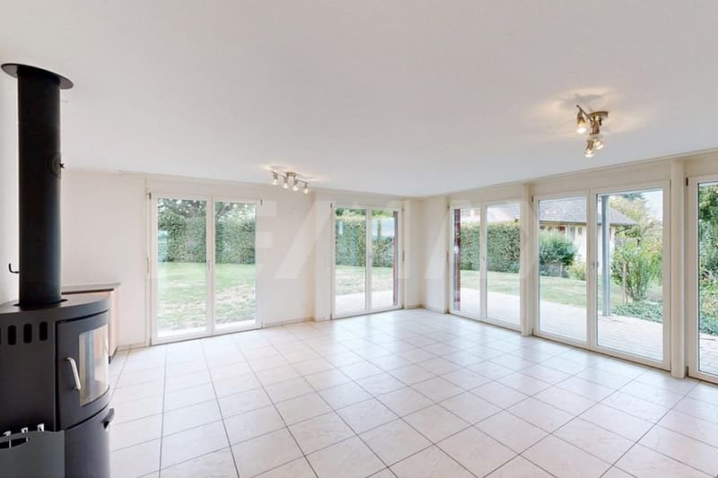 5.5 Zimmer-Gartenwohnung mit traumhafter Aussicht in Ufhusen (2)