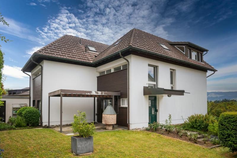 Doppel-Einfamilienhaus mit Fernsicht und viel Potenzial (2)