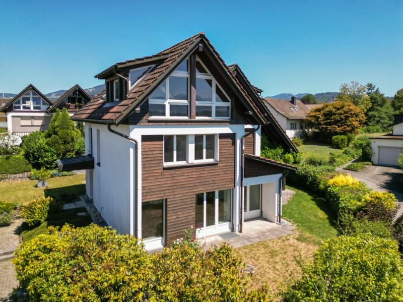 Doppel-Einfamilienhaus mit Fernsicht und viel Potenzial (1)