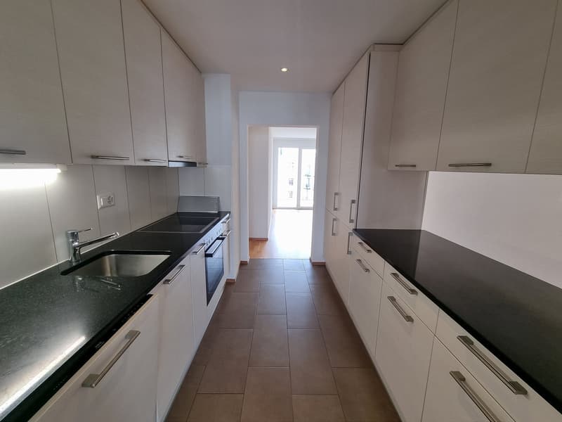 02922 - Appart. 3 PCES - RUE JACQUES-GACHOUD 6 - FRIBOURG (4)