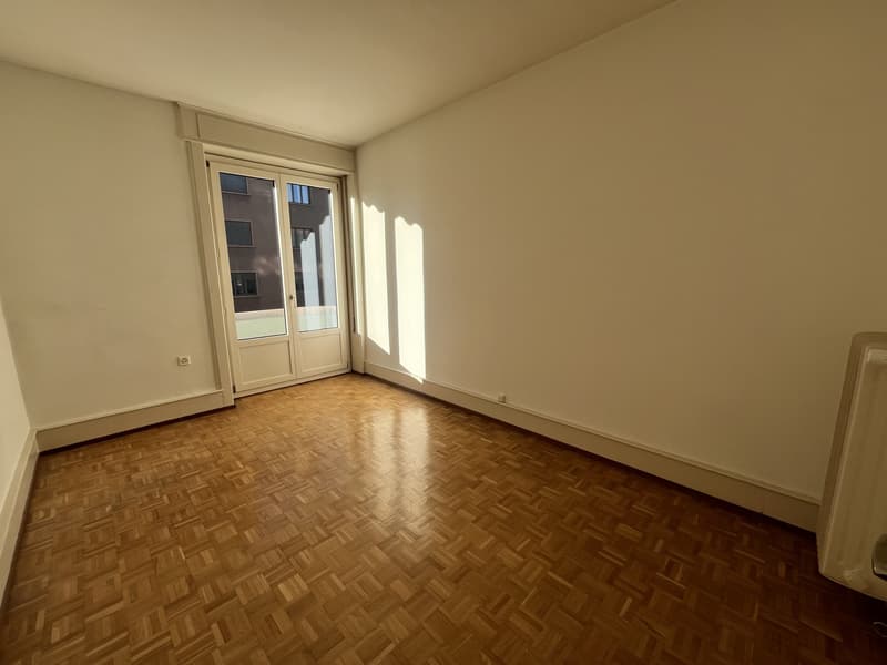 02259 - Surface commerciale - BD PEROLLES 31 - FRIBOURG (4)