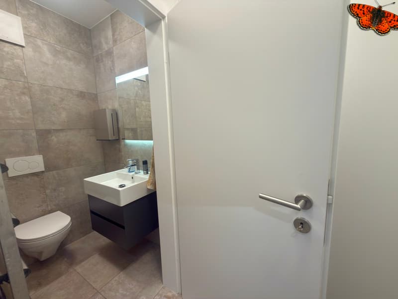 Atelier en duplex avec surface administrative (6)