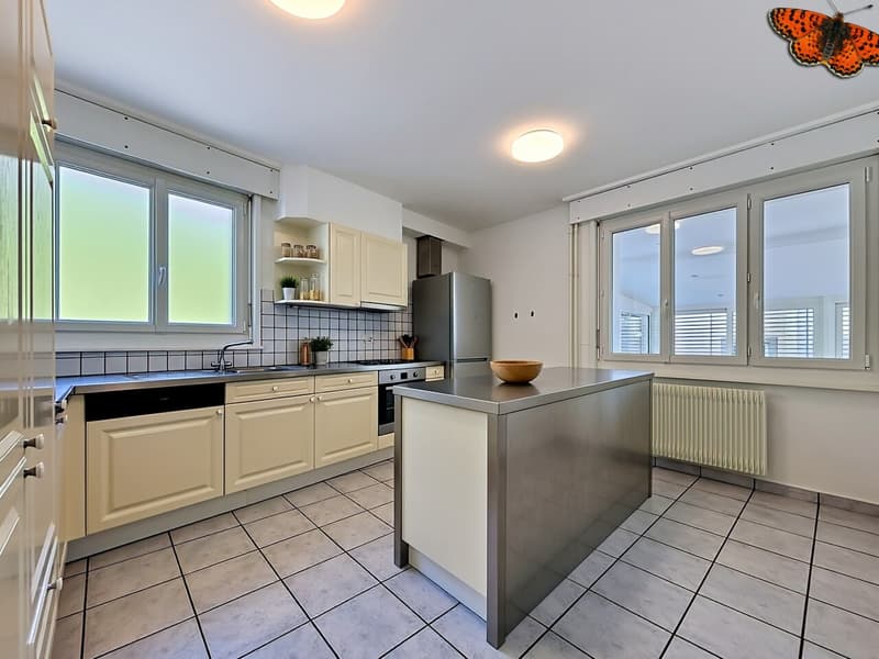 Appartement de 4.5 pièces avec véranda et terrasse au centre de Romont (2)