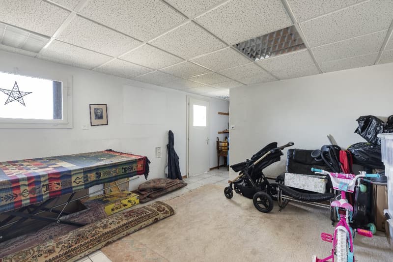 Bel appartement lumineux de 5,5 pièces au 1er étage avec jardin privé au rez. (15)