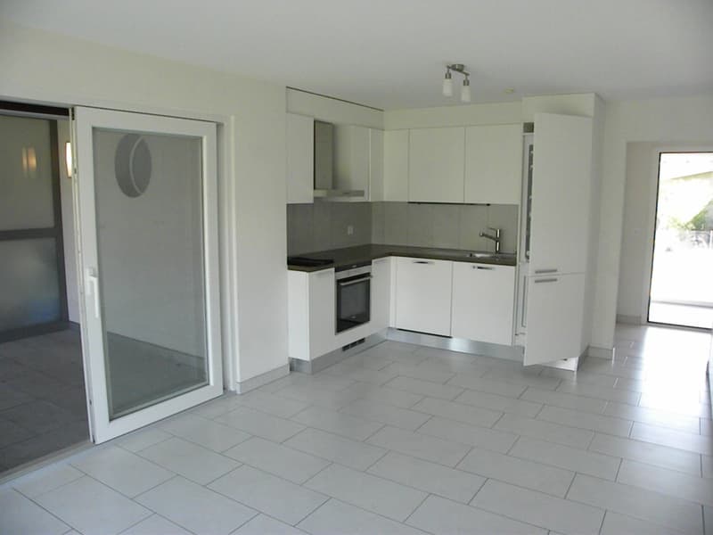 Studio moderne avec balcon à Fully (11)