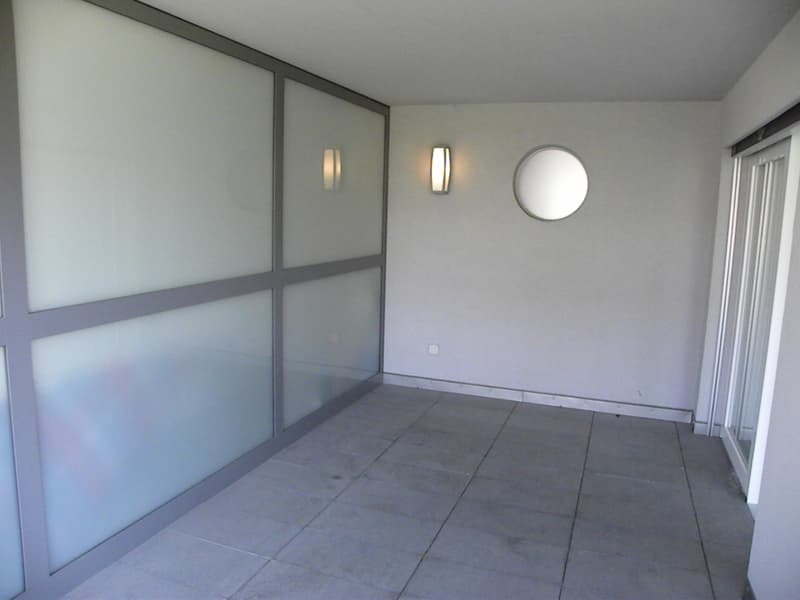 Studio moderne avec balcon à Fully (9)