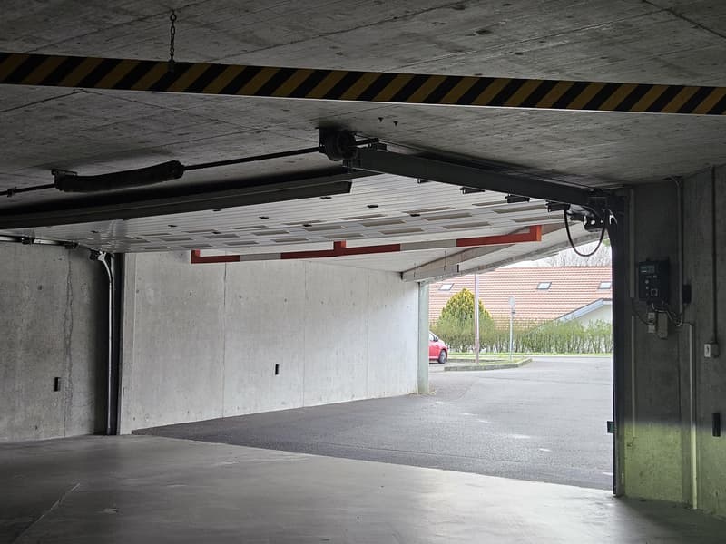 Exclusif : Place de parc actuellement louée - Parking souterrain (4)