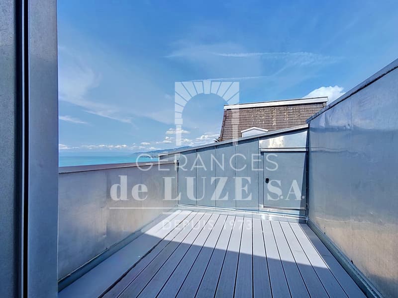 Surplombant le lac : 1.5 pièce avec mezzanine et balcon (4)
