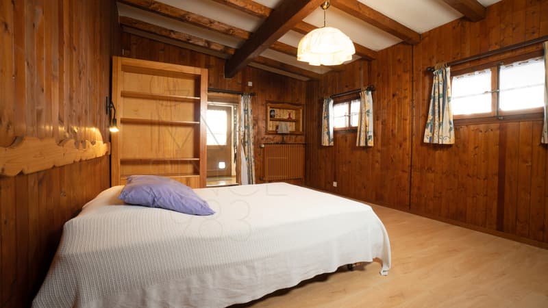 Chalet familial typique à Gryon avec jardin et dépendances (11)