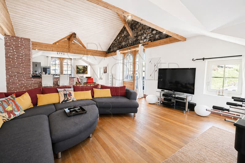 Appartement sous les toits à Gryon avec balcon et vue alpine (13)