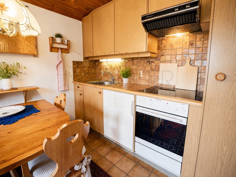 Appartement 2,5 pièces aux Arsets avec balcon et soupente (4)