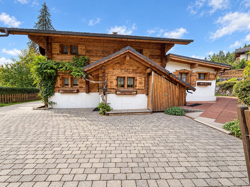 Chalet familial typique à Gryon avec jardin et dépendances (4)