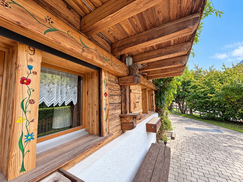 Chalet familial typique à Gryon avec jardin et dépendances (7)