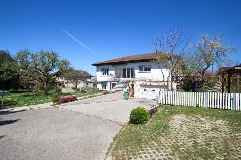 Maison individuelle à rénover composée de 2 logements (8)