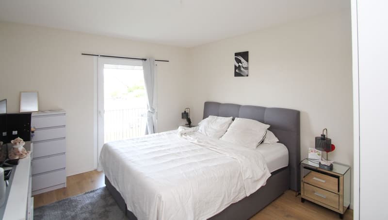 Très beau 3.5 Pièces avec grand balcon et magnifique vue campagne (8)