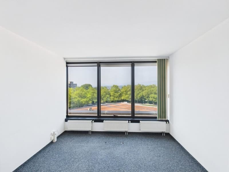 Magnifique bureau de 249 m2 sis dans un immeuble bénéficiant d'un emplacement stratégique (9)