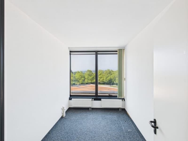 Magnifique bureau de 249 m2 sis dans un immeuble bénéficiant d'un emplacement stratégique (7)
