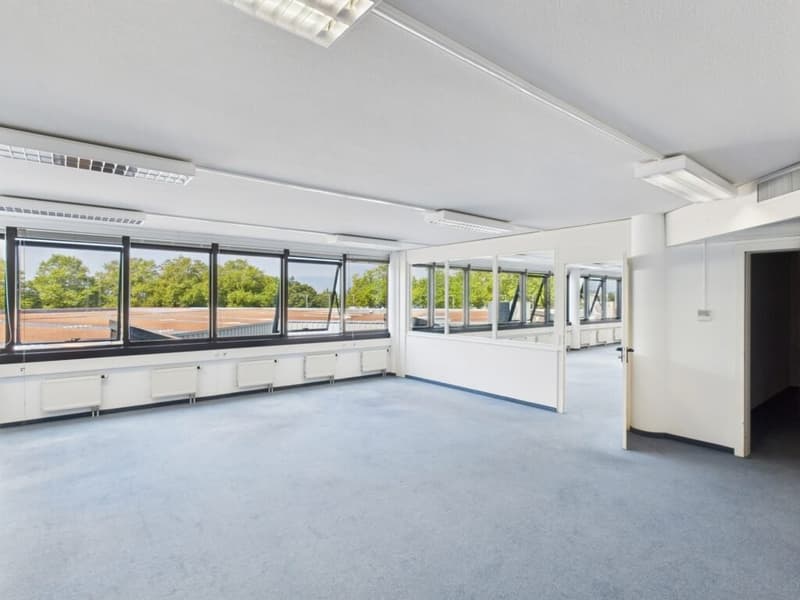 Vaste bureau de 175 m2 sis dans un immeuble bénéficiant d'un emplacement stratégique (4)