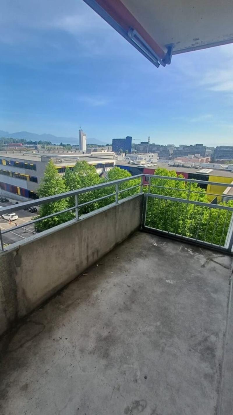 Appartement de 2 pièces au 5ème étage avec balcon à Renens (2)