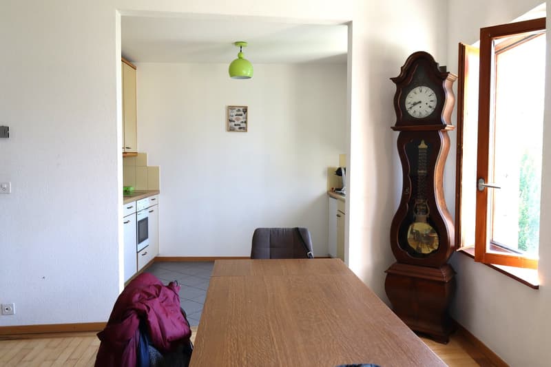 Bex : à louer charmant appartement de 3 pièces dans un quartier calme (2)