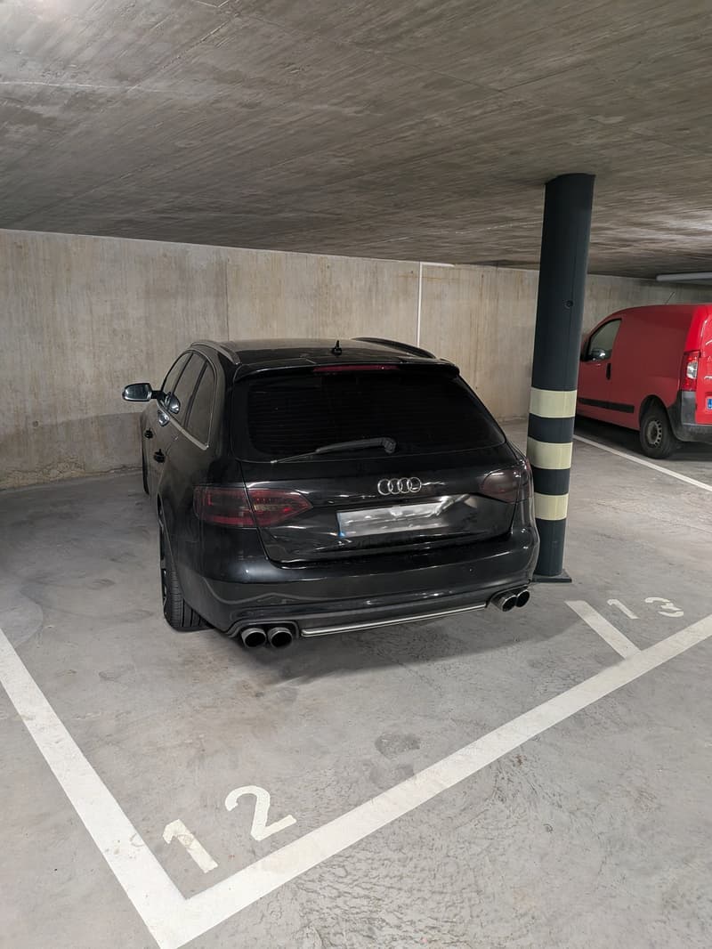 Bex : à louer places de parking souterraines (1)